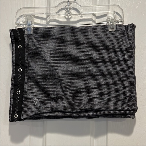 Ivivva Village Chill Scarf 2/$30 - Picture 1 of 3